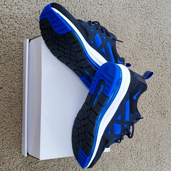 COPY - NIKE AIR MAX GENOME - Picture 3 of 4